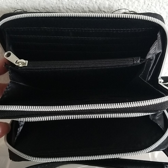 Kenneth Cole Crossbody - Picture 3 of 3